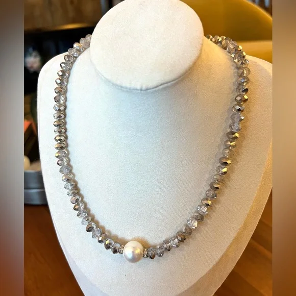 Silver and Clear Beaded Necklace with Faux Pearl - Picture 3 of 7